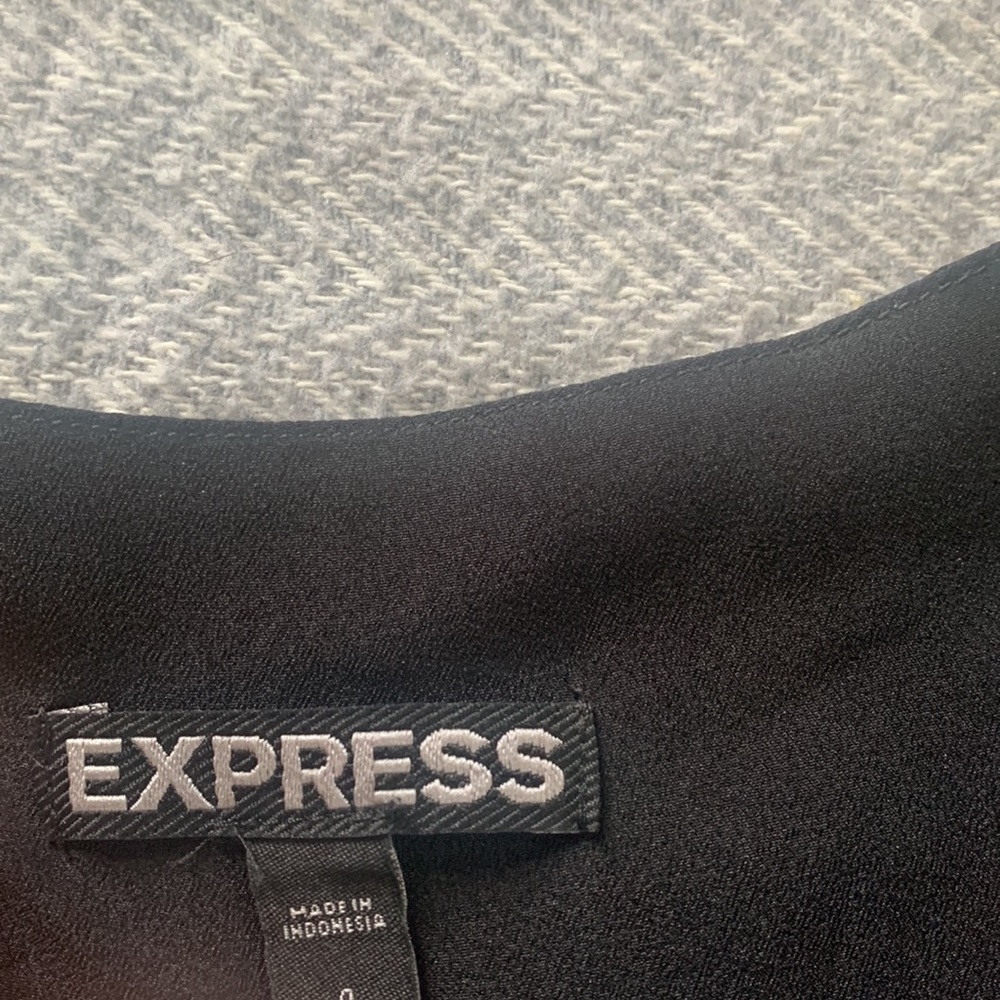 Express Romper - Picture 3 of 3